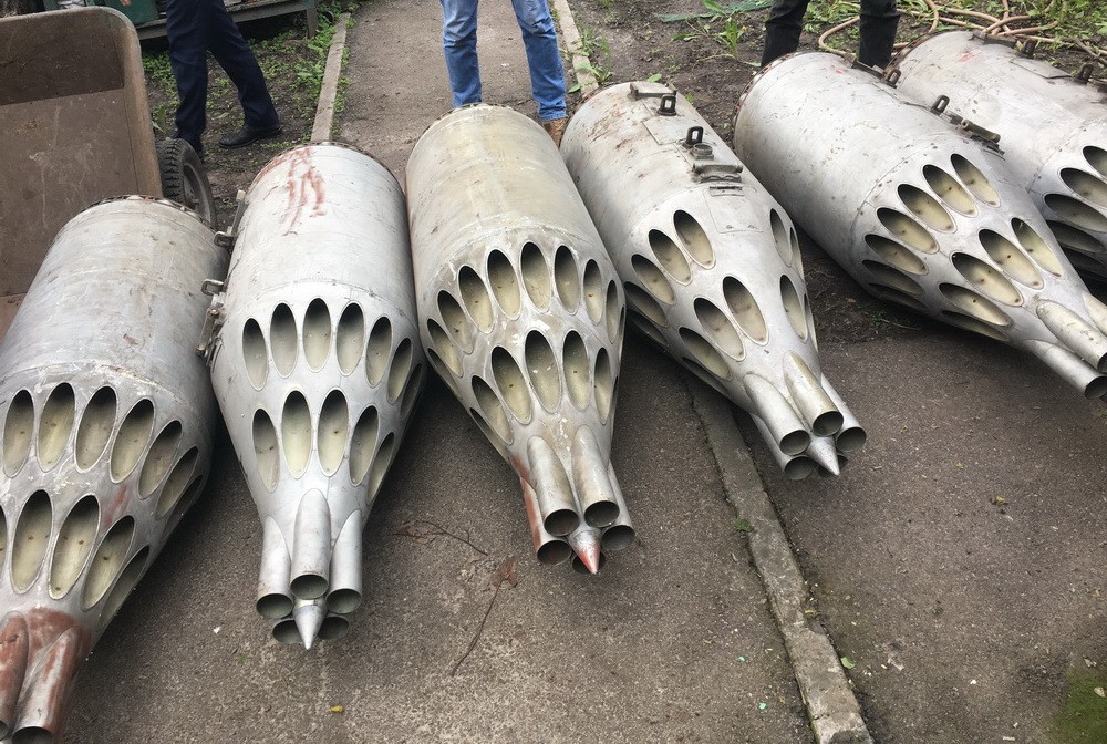 У Макарівському районі контрабандисти зберігали ракетні блоки для винищувачів МіГ-21 (ФОТО, ВІДЕО)