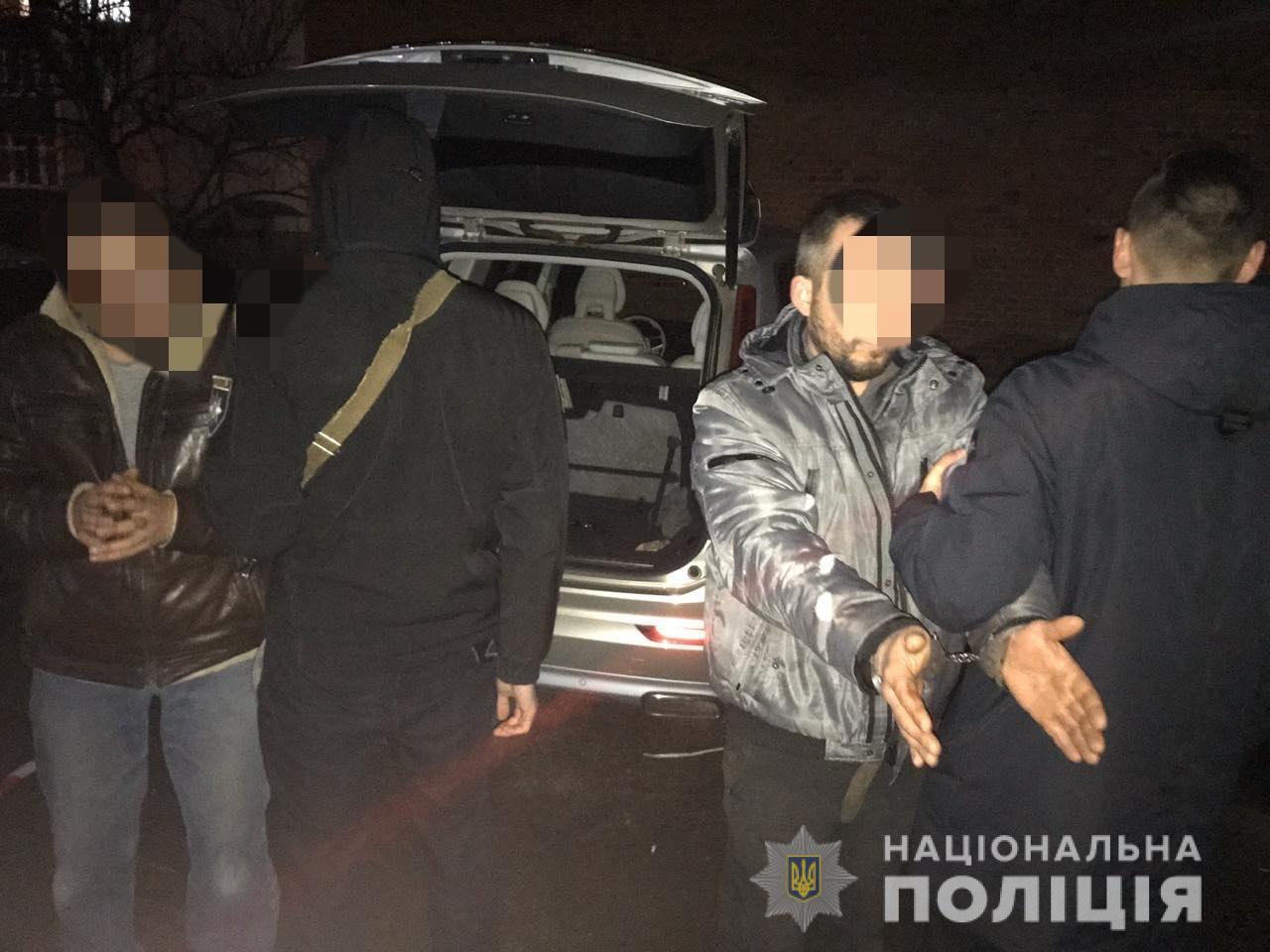 У Макарові чоловік через ревнощі прострелив вухо свого суперника (ФОТО)