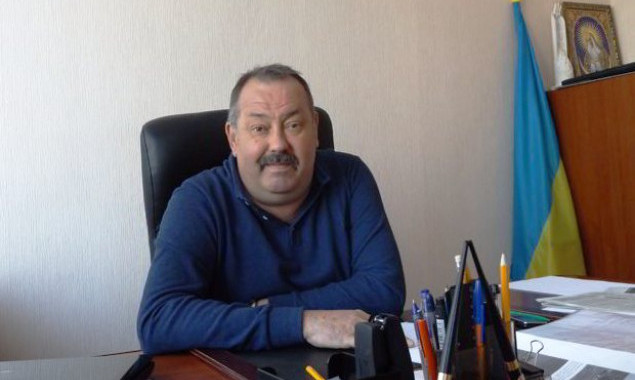 Мер Миронівки живе на одну зарплату та не може добудувати гараж вже два роки