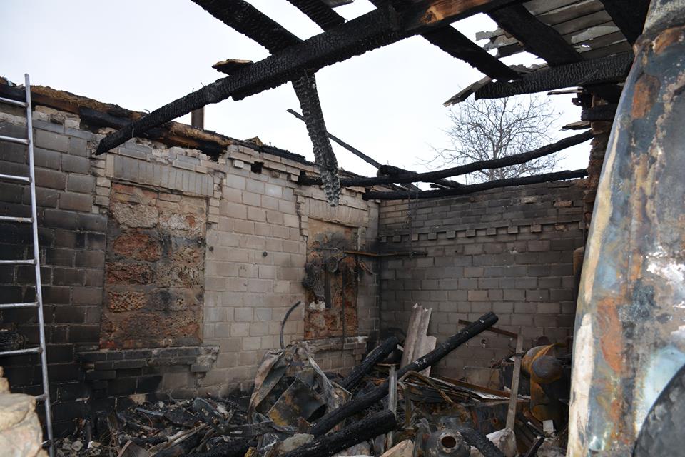 У Миронівці без даху над головою залишилася багатодітна родина: люди просять про допомогу
