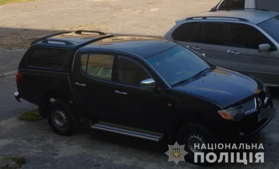 У Васильківському районі троє озброєних злочинців напали на чоловіка (ФОТО)