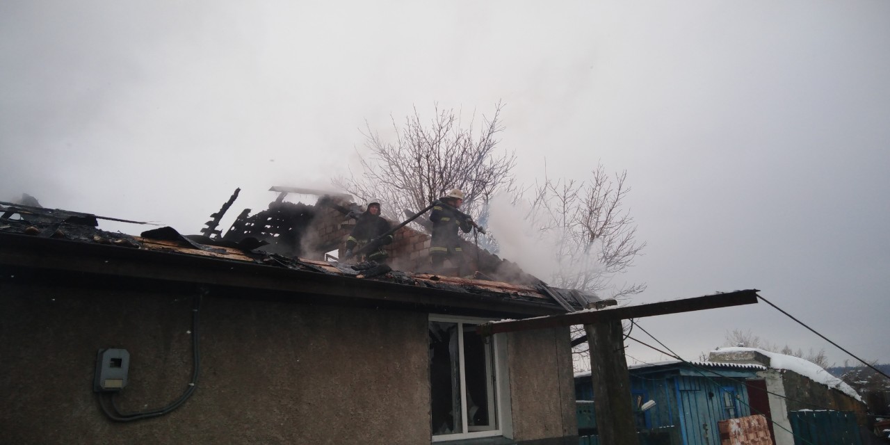 У Макарівському районі ліквідували пожежу в житловому будинку