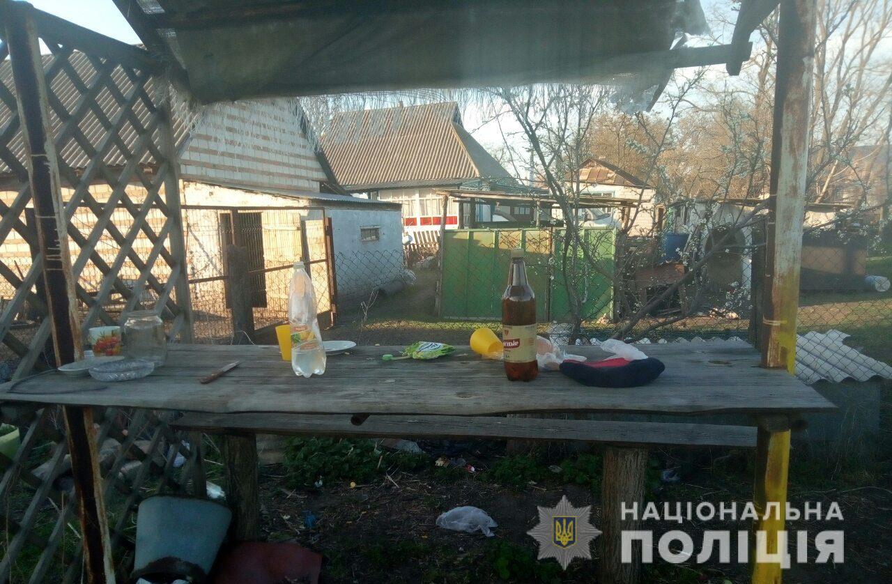 Сильні ревнощі: у Таращанському районі чоловік металевою трубою ледь не вбив свого товариша
