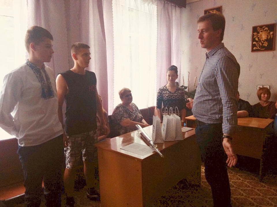 Депутат Київоблради Ступак нагородив талановитих дітей Полісся (ФОТО)