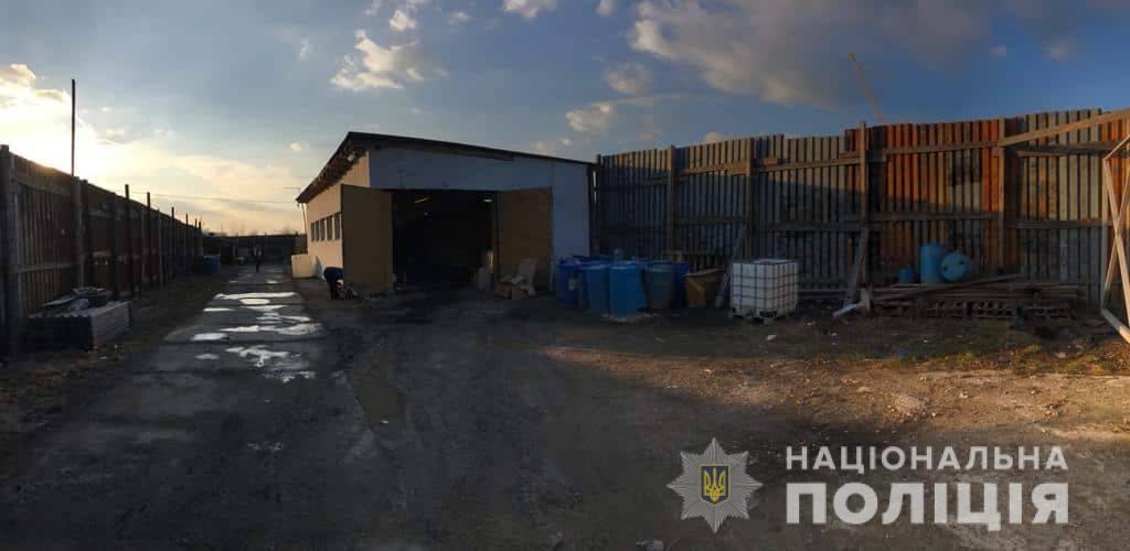 На Васильківщині викрили підпільний цех з виробництва контрафактного алкоголю (ФОТО, ВІДЕО)