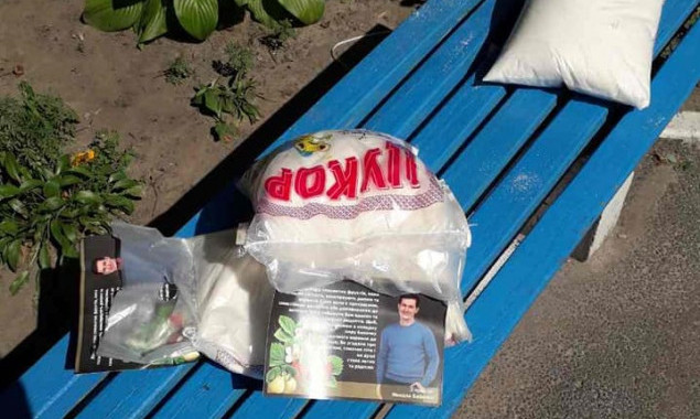 Гречка рівень "Бог": у Білій Церкві роздавали цукор з фотографією кандидата
